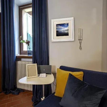 Xenia19 In Pieno Centro Storico Apartment Peschiera del Garda Exterior photo